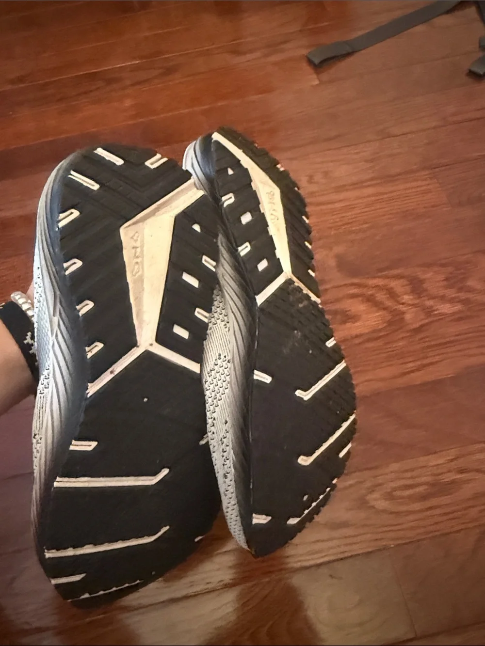 Brooks lightweight knit